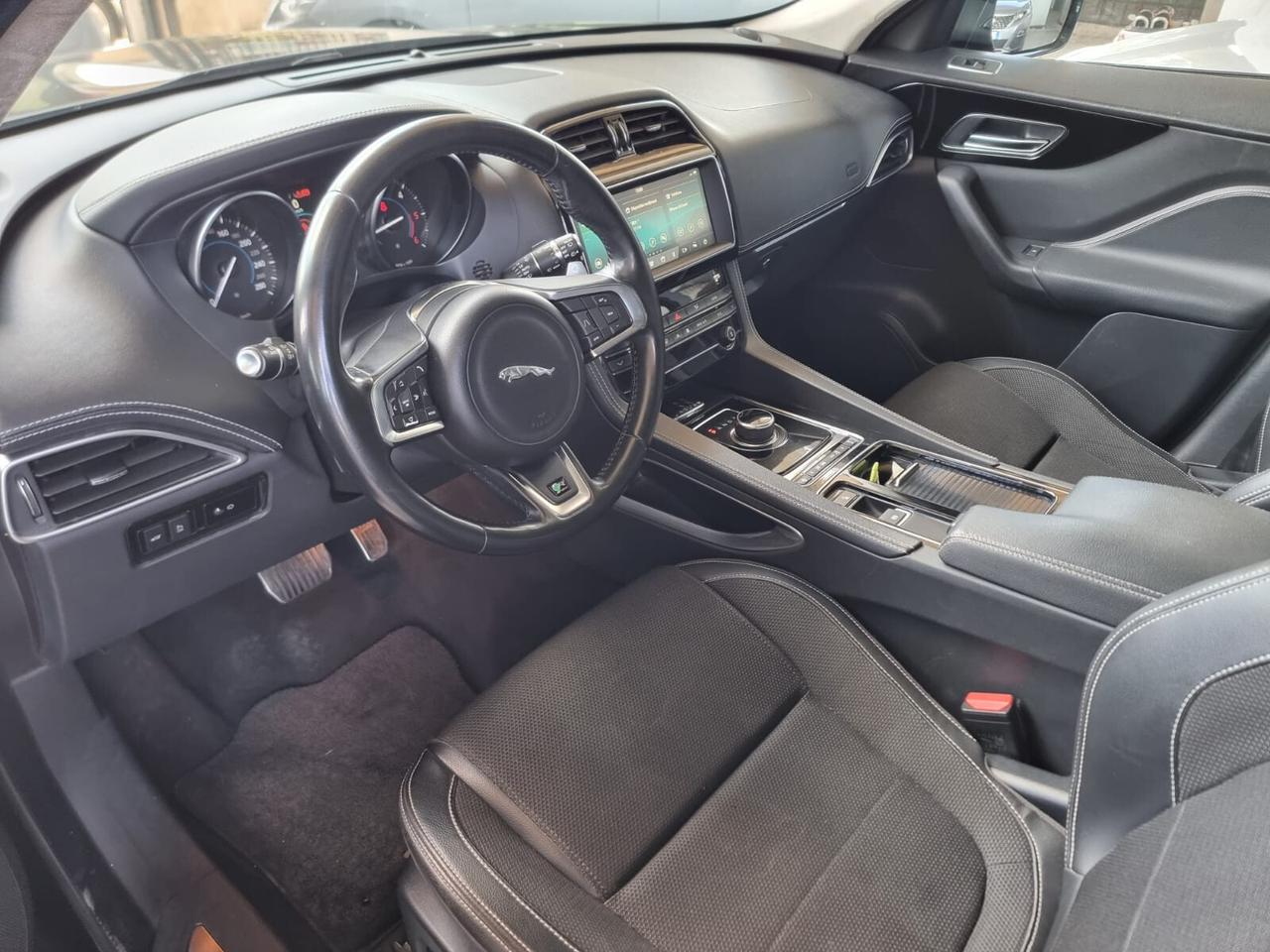 Jaguar F-Pace 2.0 D 180 CV AWD aut. R-Sport