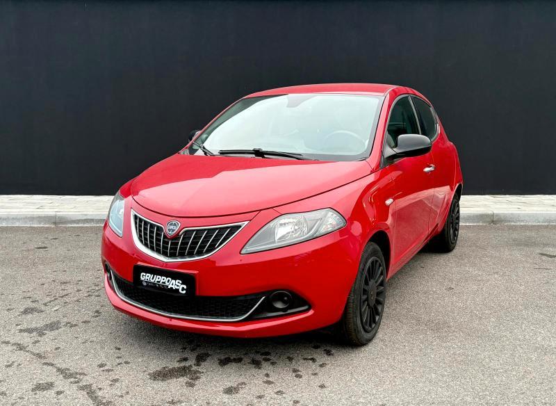 Lancia Ypsilon 5 Porte 1.0 hybrid Gold s&s 70cv ADATTA NEOPATENTATI