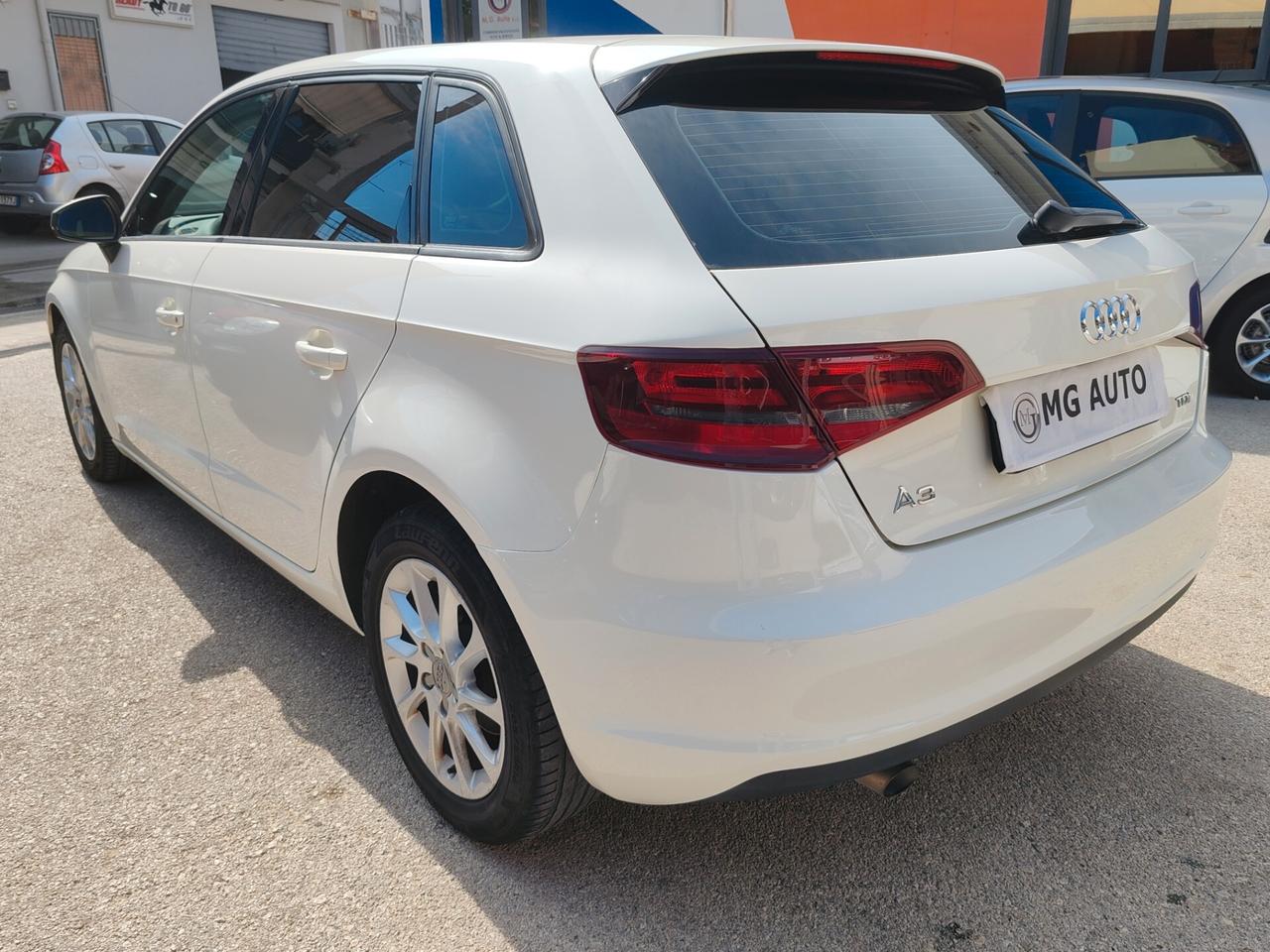Audi A3 SPB 1.6 TDI 105 CV CR Attraction