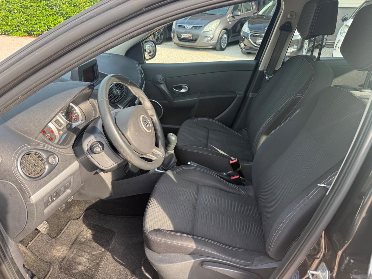Renault Clio 1.2 16V 5 porte Dynamique