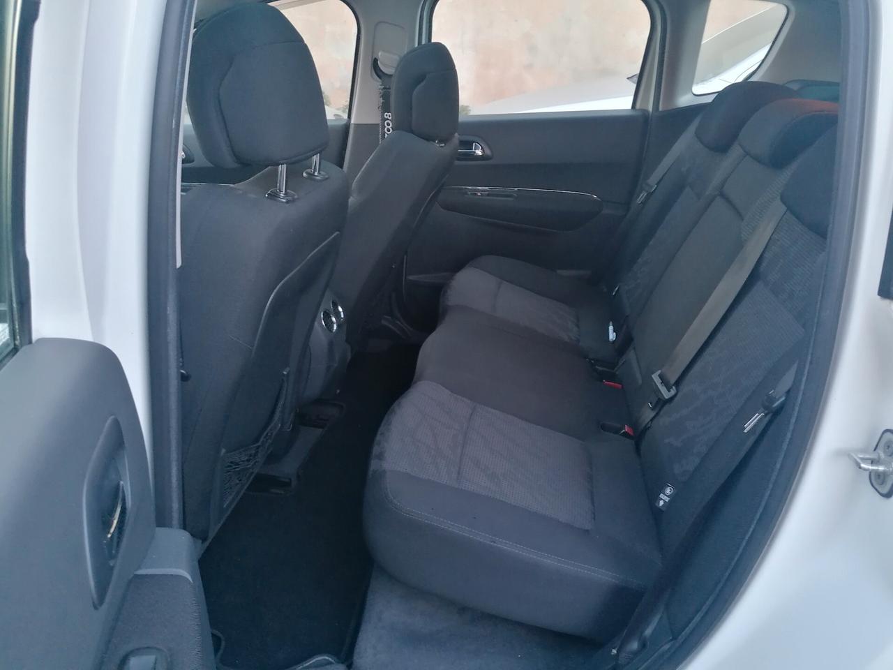 Peugeot 3008 1.6 HDi 110CV Tecno(full optional )