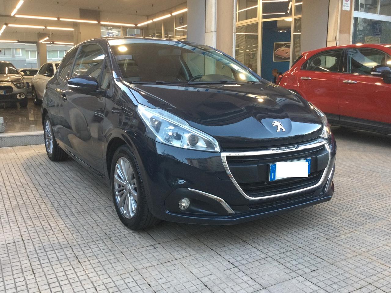 Peugeot 208 PureTech 82 3 porte Allure
