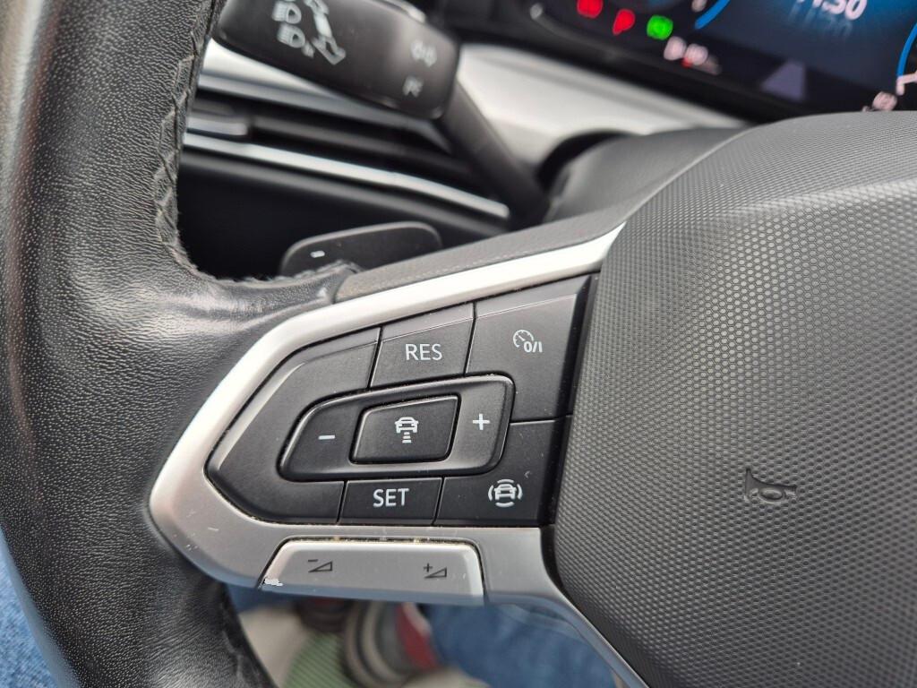 Volkswagen Golf 8 1.0 110CV eTSI EVO DSG Life
