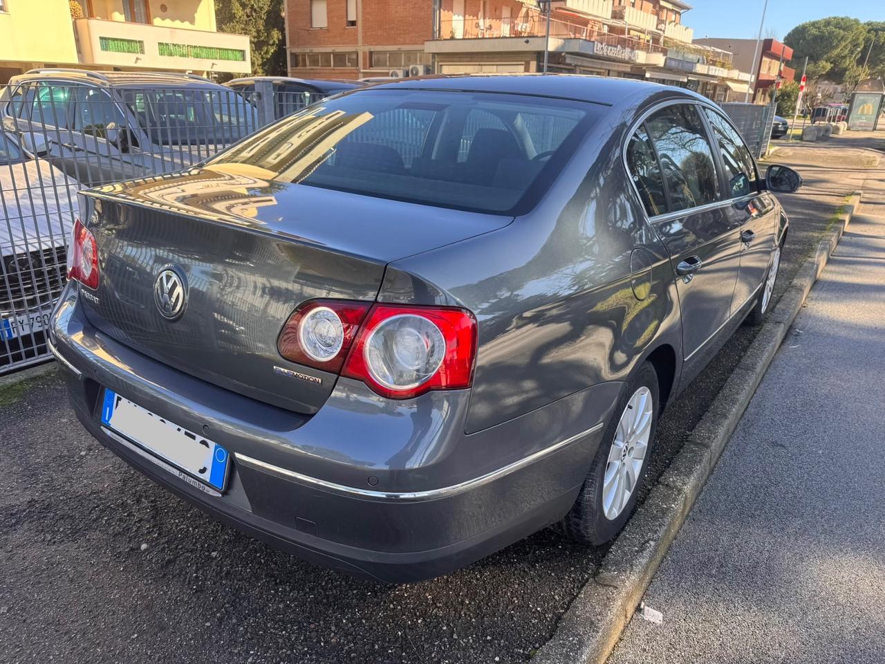Vw Passat 2.0 TDI 110CV neopaten garanzia 12 mes
