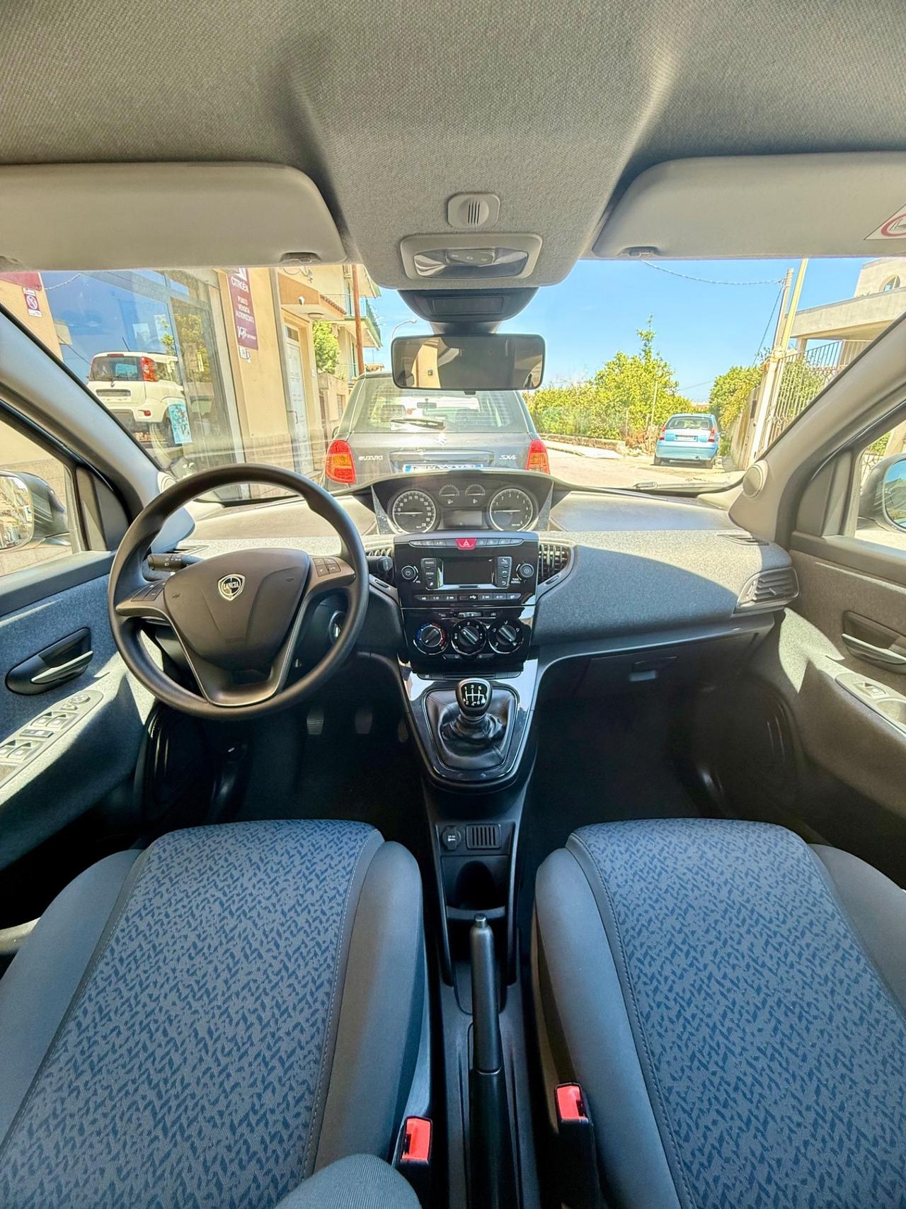 Lancia Ypsilon 1.0 FireFly 5 porte S&S Hybrid Silver Plus