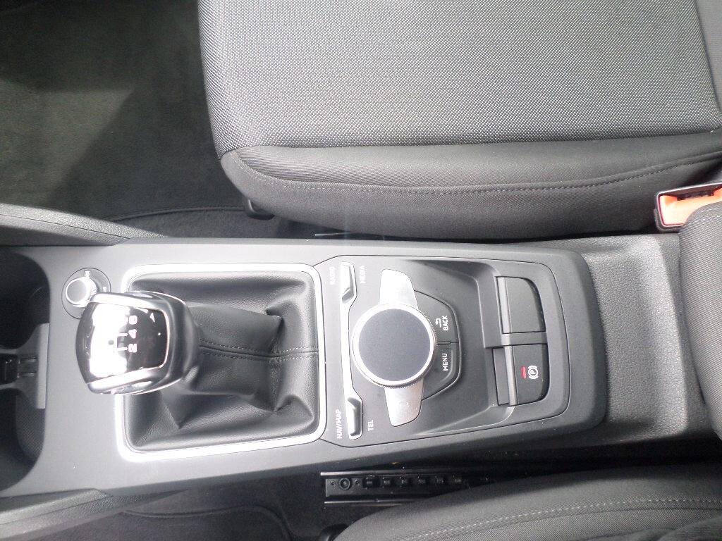 Audi Q2 30 TDI Business