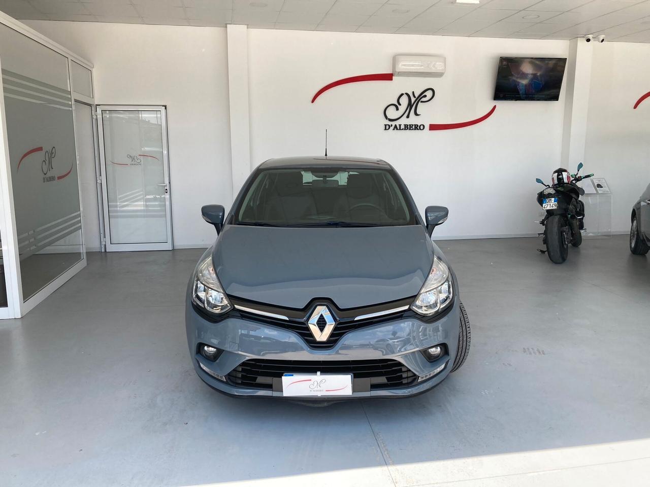 Renault Clio TCe 12V 90 CV 5 porte Moschino Zen