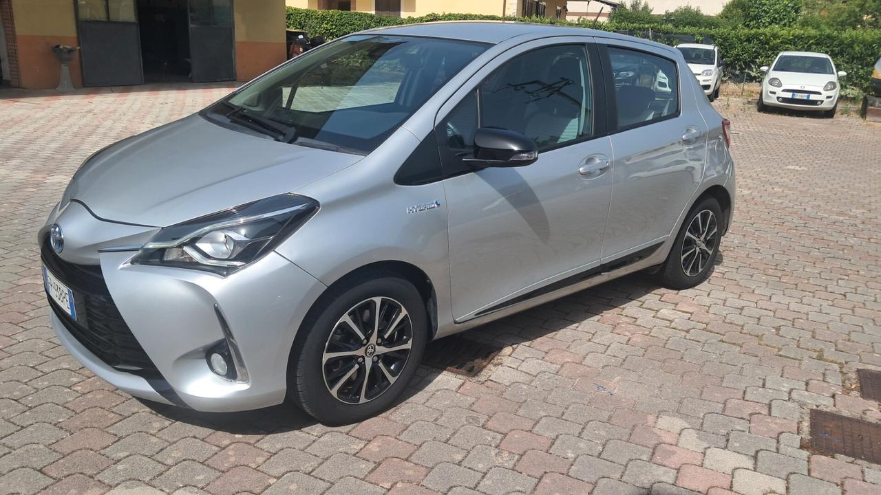 Toyota Yaris 1.5 Hybrid 5 porte Business