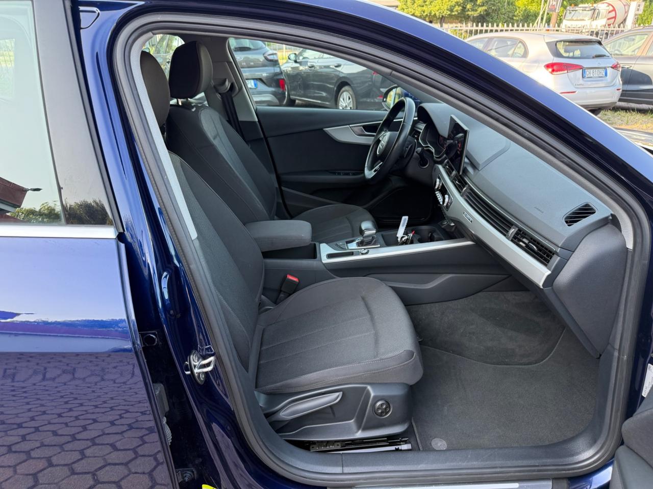 Audi A4 Avant 40 TDI quattro S tronic Business Advanced