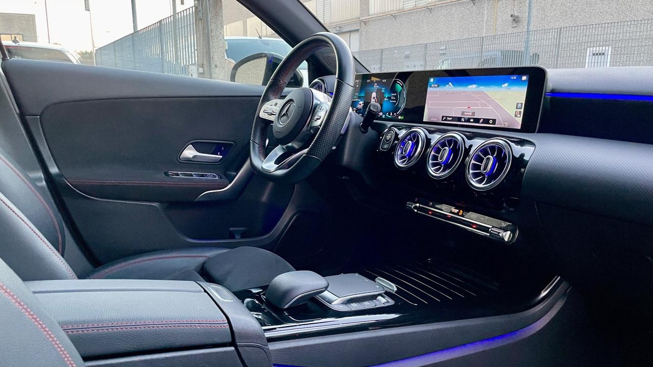 MERCEDES-BENZ CLASSE A250 2.0 PREMIUM 4-MATIC 224CV - ALCANTARA, SEDILI RISCALDABILI, PACCHETTO LUCI