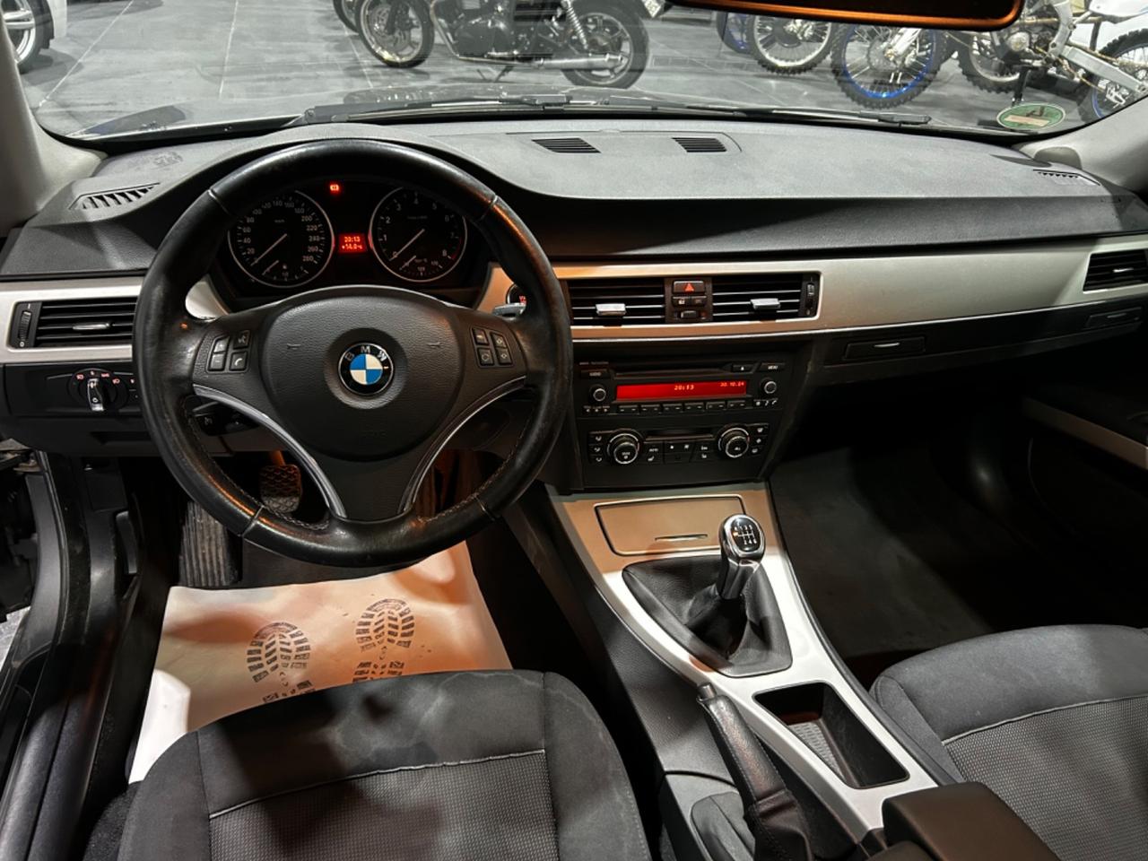 Bmw 325i Coupé e92