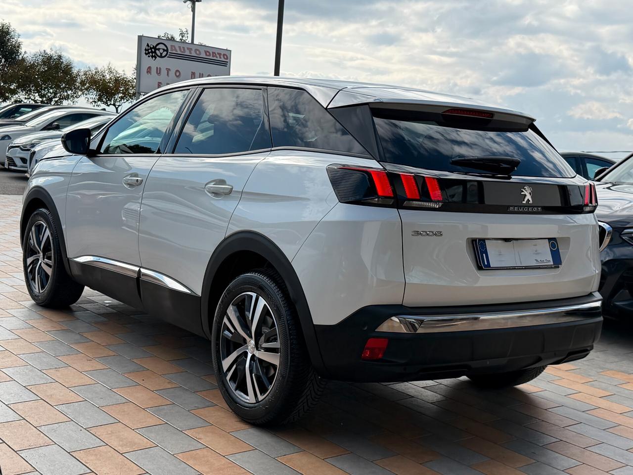 Peugeot 3008 1.5 BLUEHDI 130 cv. AT8 ALLURE (Nav)