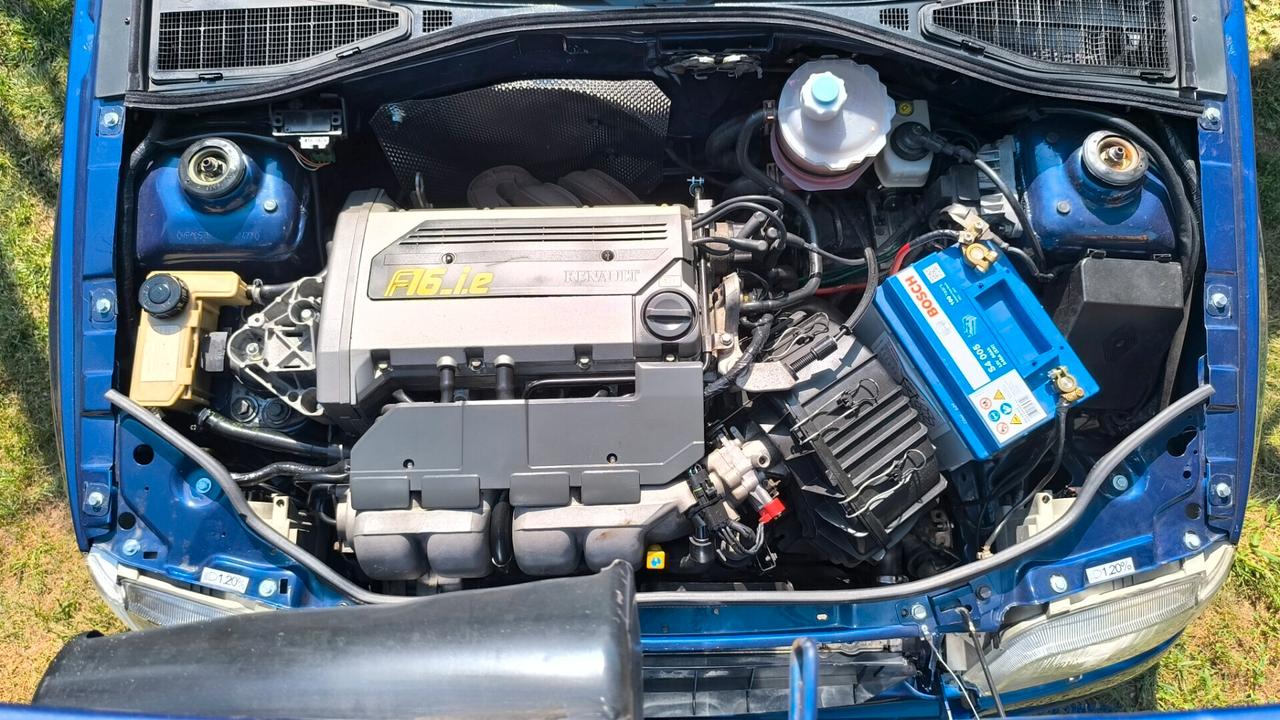 Renault Clio 1.8 16V 1800