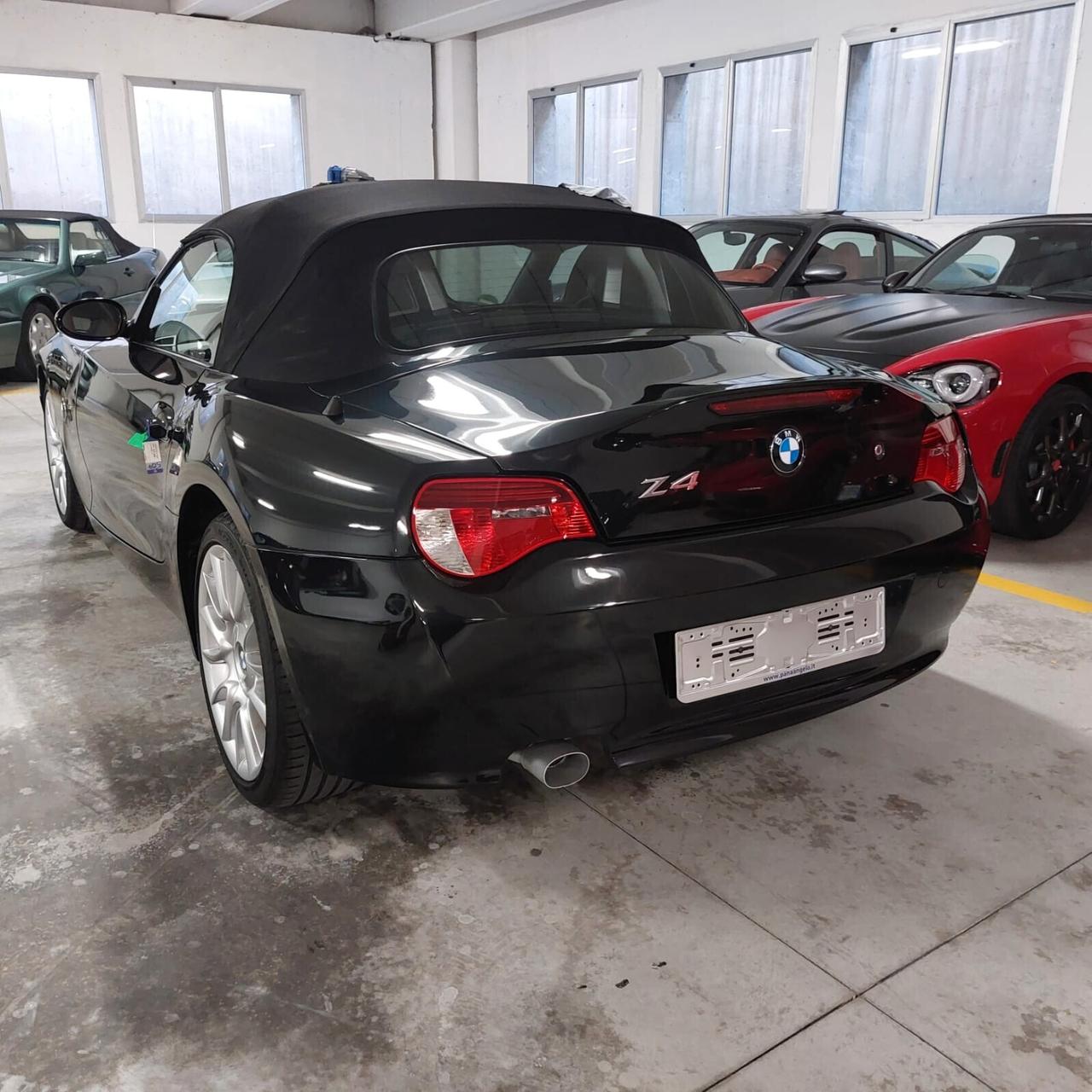 Bmw Z4 2.0 Black-Sapphire, Individual
