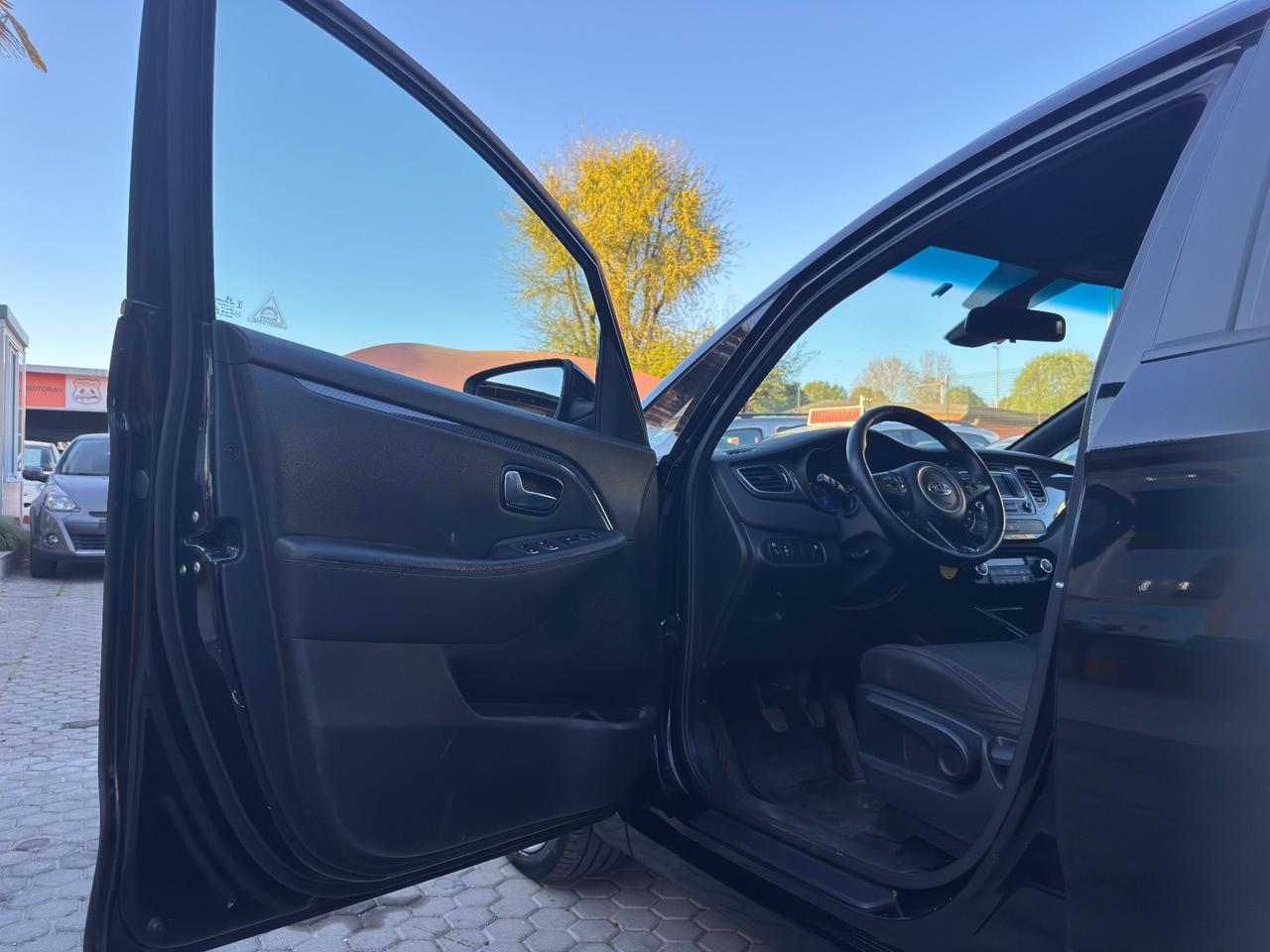 Kia Carens 1.7 CRDi 7 POSTI ADATTA A NEOPATENTATI 115 CV Class