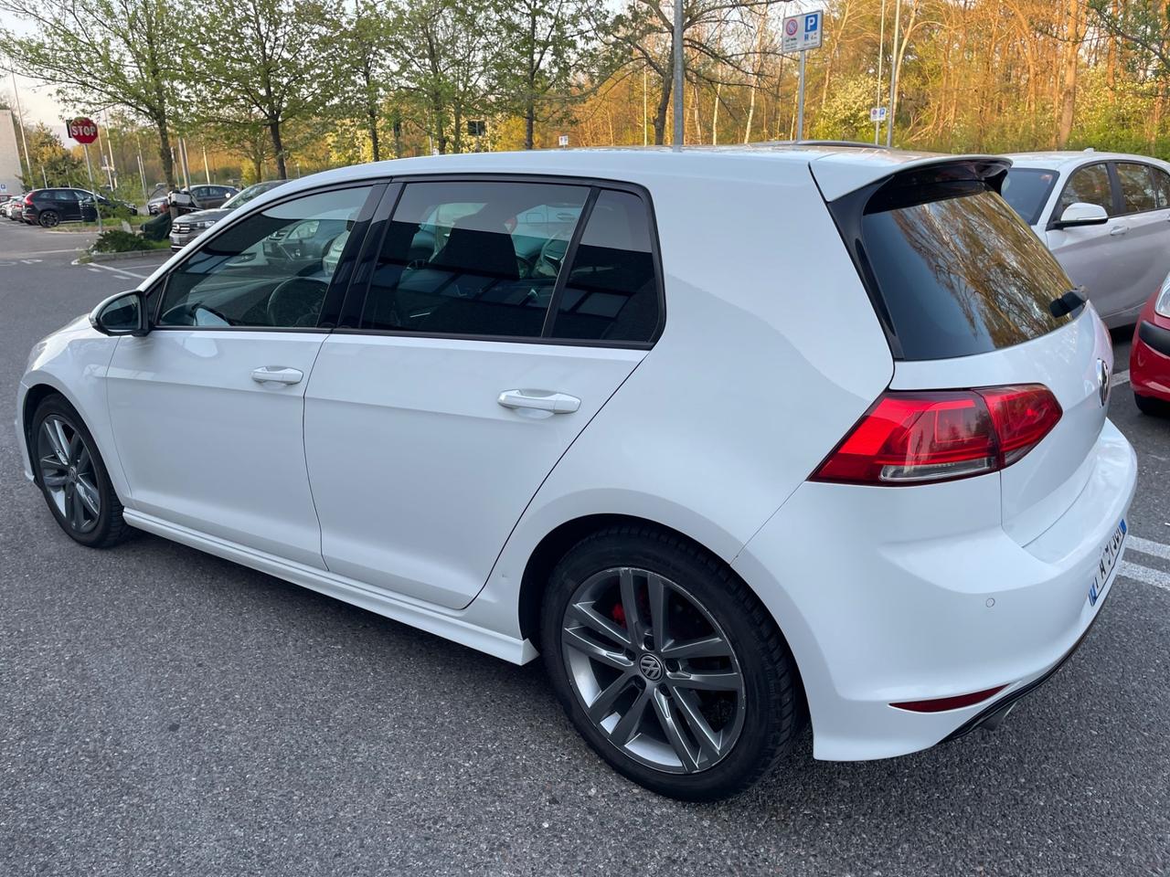 Volkswagen Golf 1.6 TDI 110 CV DSG 5p. R-line*Neopatentati*Cerchi*Euro 6*