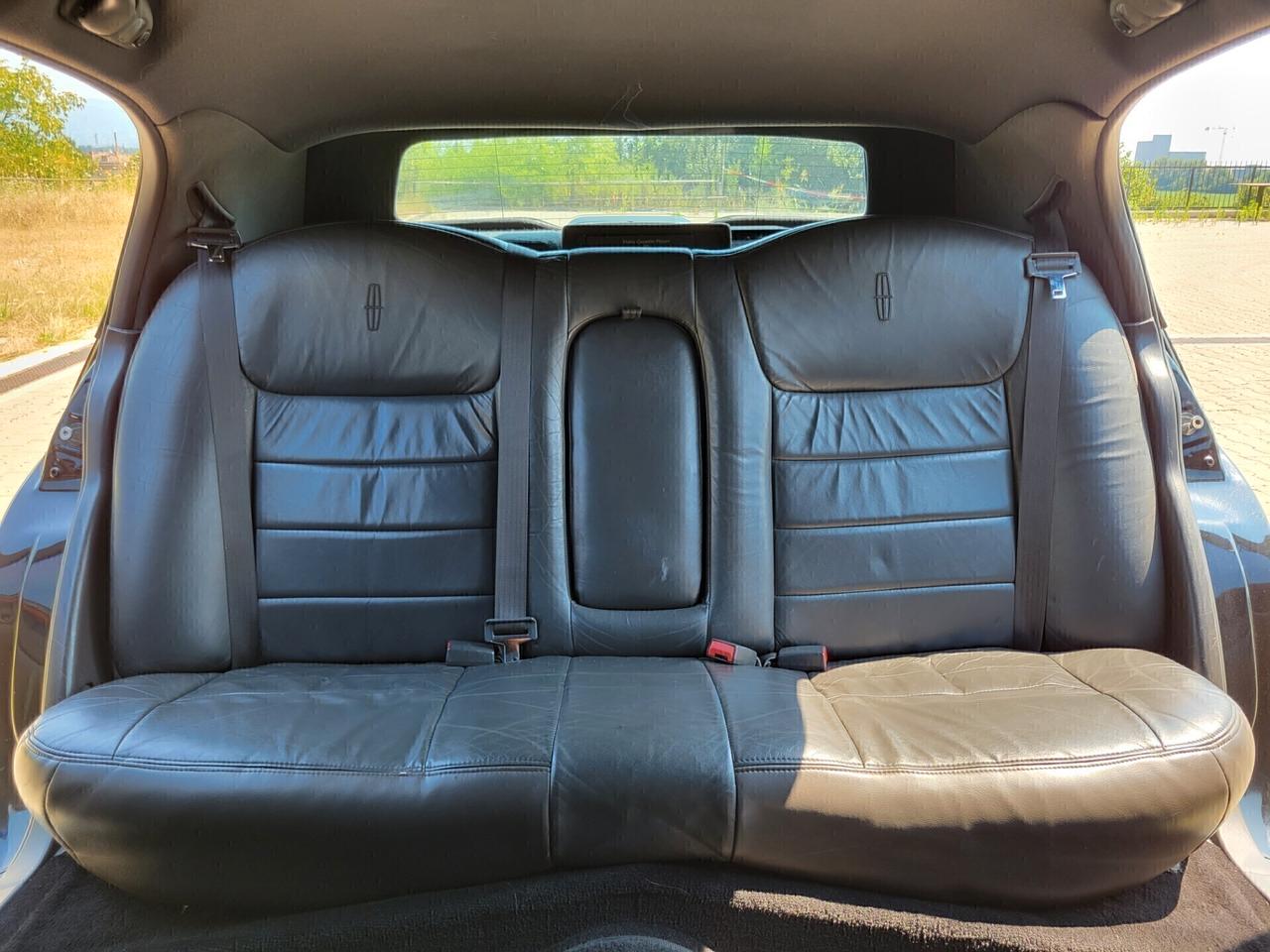 Limousine Lincoln Town car V8 4.6cc 209cv Benz/Gpl