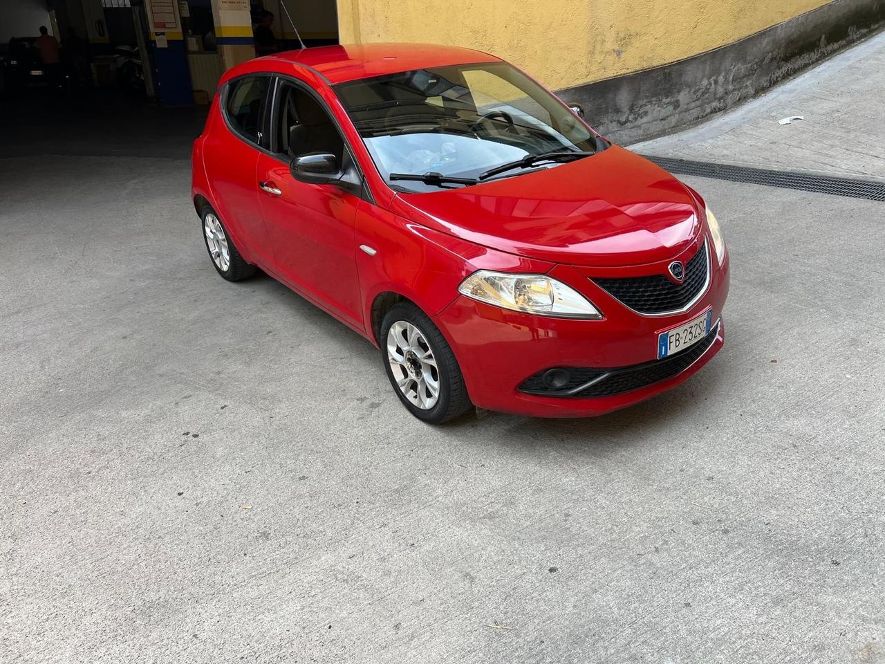 Lancia Ypsilon 1.2 69 CV 5 porte Platinum