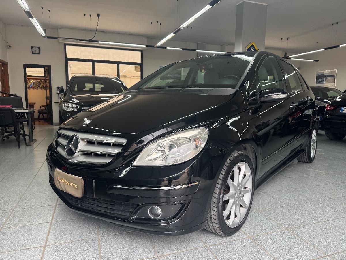MERCEDES - Classe B - 180 CDI Sport SEDILI RISCALDABILI/ FARI AUTOMATICI