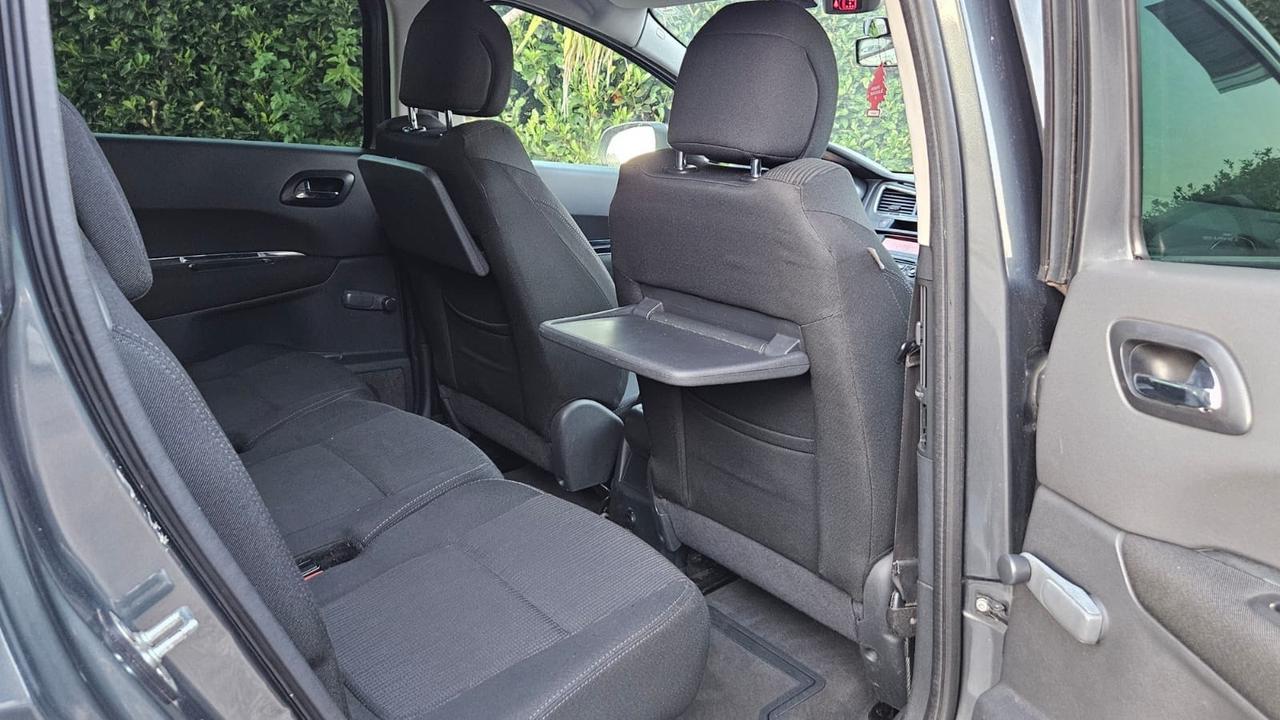 Peugeot 5008 1.6 HDi 110CV 7POSTI