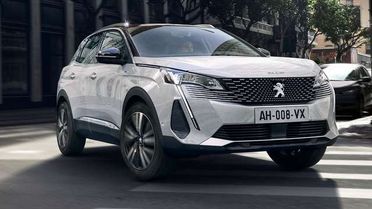 Peugeot 3008 1.5 bluehdi EAT8 Allure s * IN ARRIVO *
