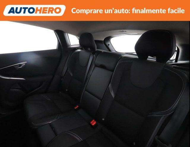VOLVO V40 D3 Momentum