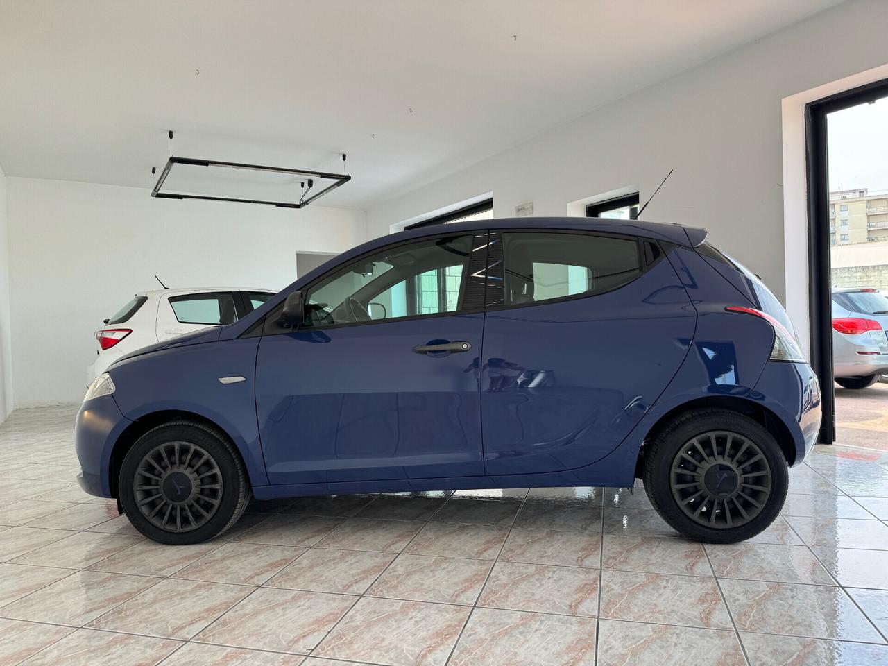 Lancia Ypsilon 1.3 MJT 16V 95 CV 5 porte S&S Silver - 2017