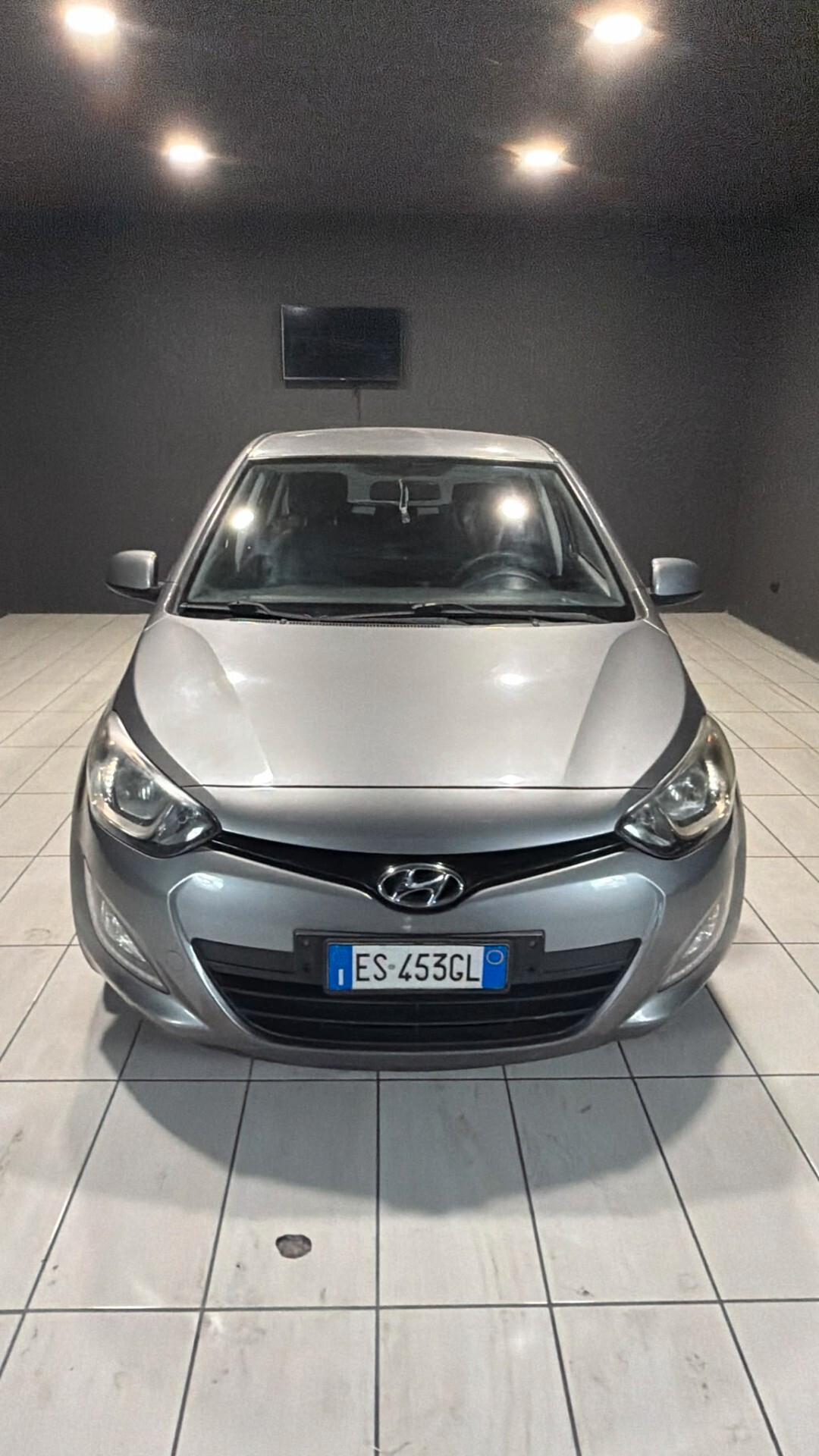 HYUNDAY I 20 DEL 2013 1200 GPL VALIDO FINO 2033