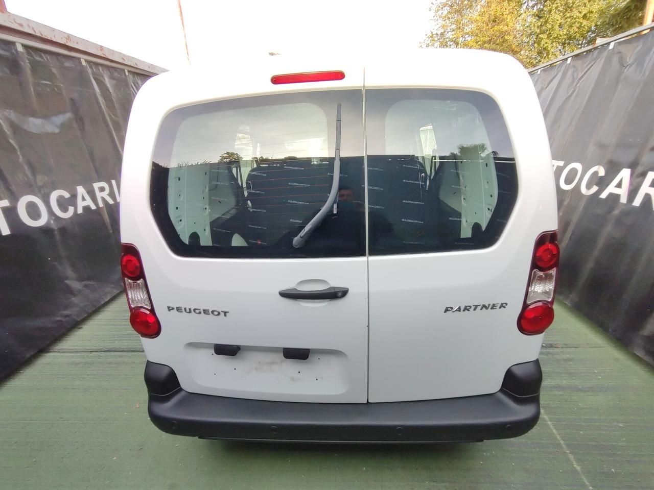 Peugeot Partner maxi prolungato 5 posti