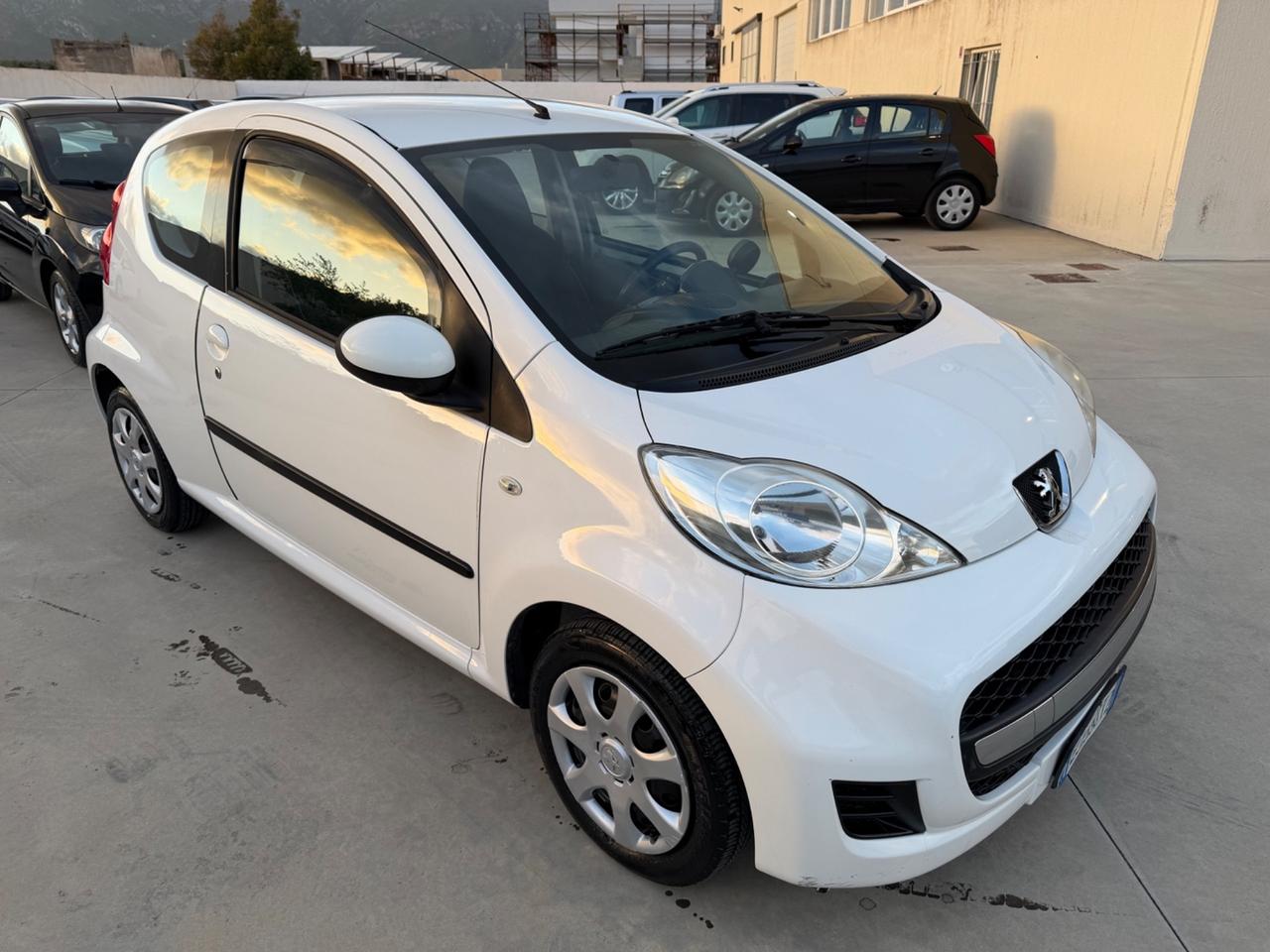 Peugeot 107 1.0 68CV 3p. “75 Mila Km” 2011