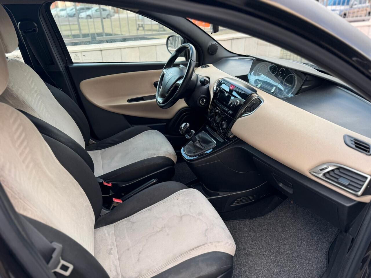 Lancia Ypsilon 1.2 69 CV 5 porte GPL Ecochic Gold