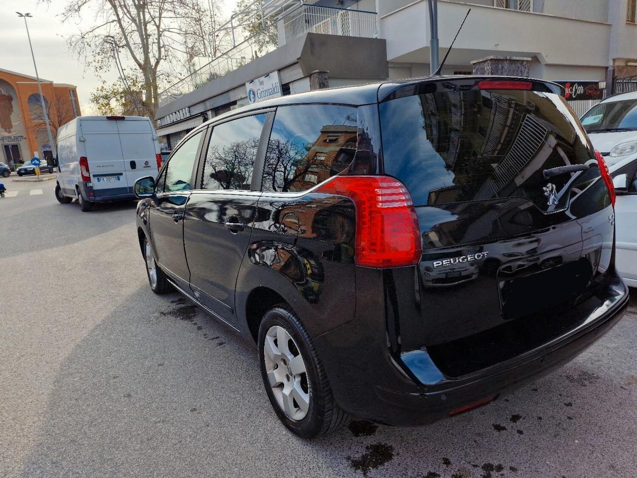 Peugeot 5008 2.0 HDi 150CV Business