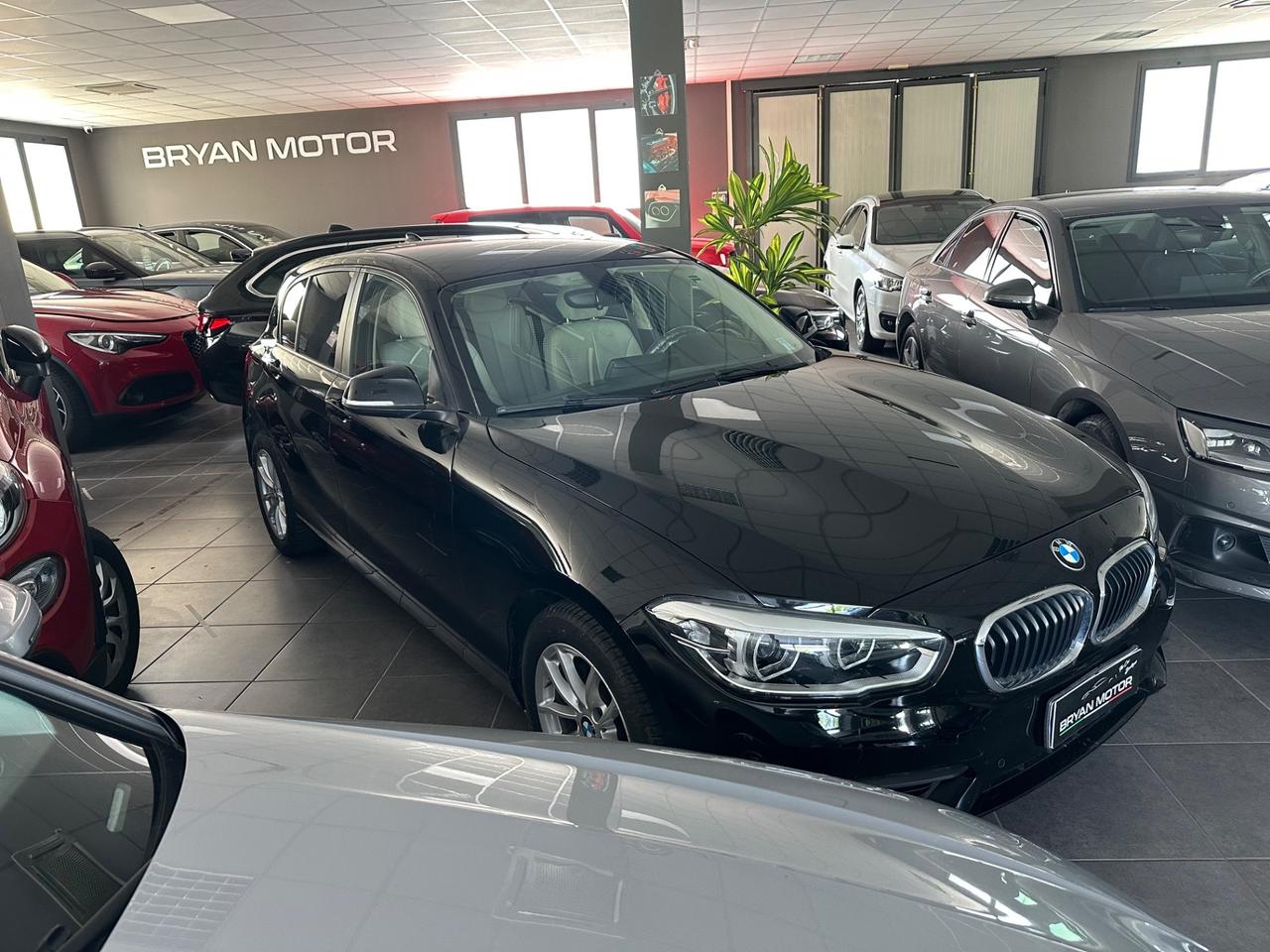 Bmw 118 118d 5p. Advantage