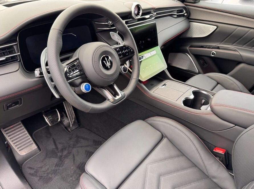 Maserati Grecale V6 530 CV AWD Trofeo NOLEGGIO 11 MESI