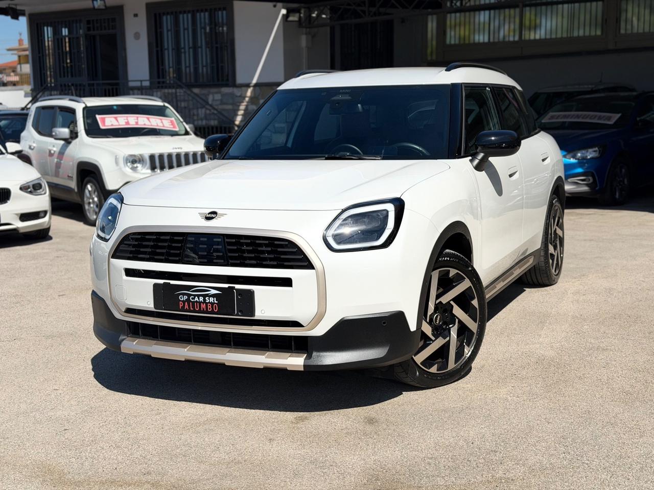 Mini Countryman Favoured 1.5 benzina/hybrida COME NUOVA