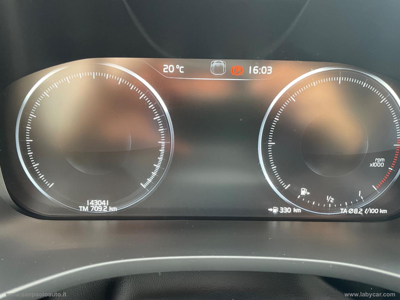 VOLVO XC60 B4