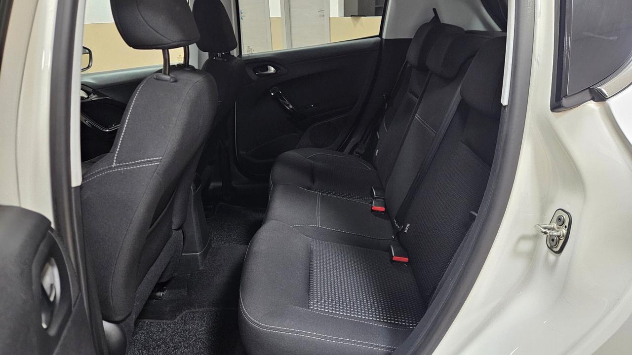 Peugeot 208 BlueHDi 100 S&S 5 porte GT Line