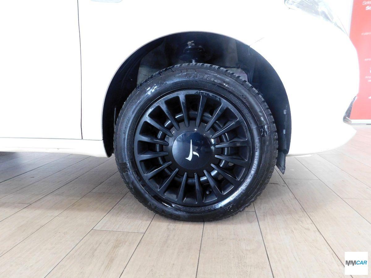 LANCIA - Ypsilon - 0.9 T.Air 85 CV 5 porte Metano Ecochic Elefantino