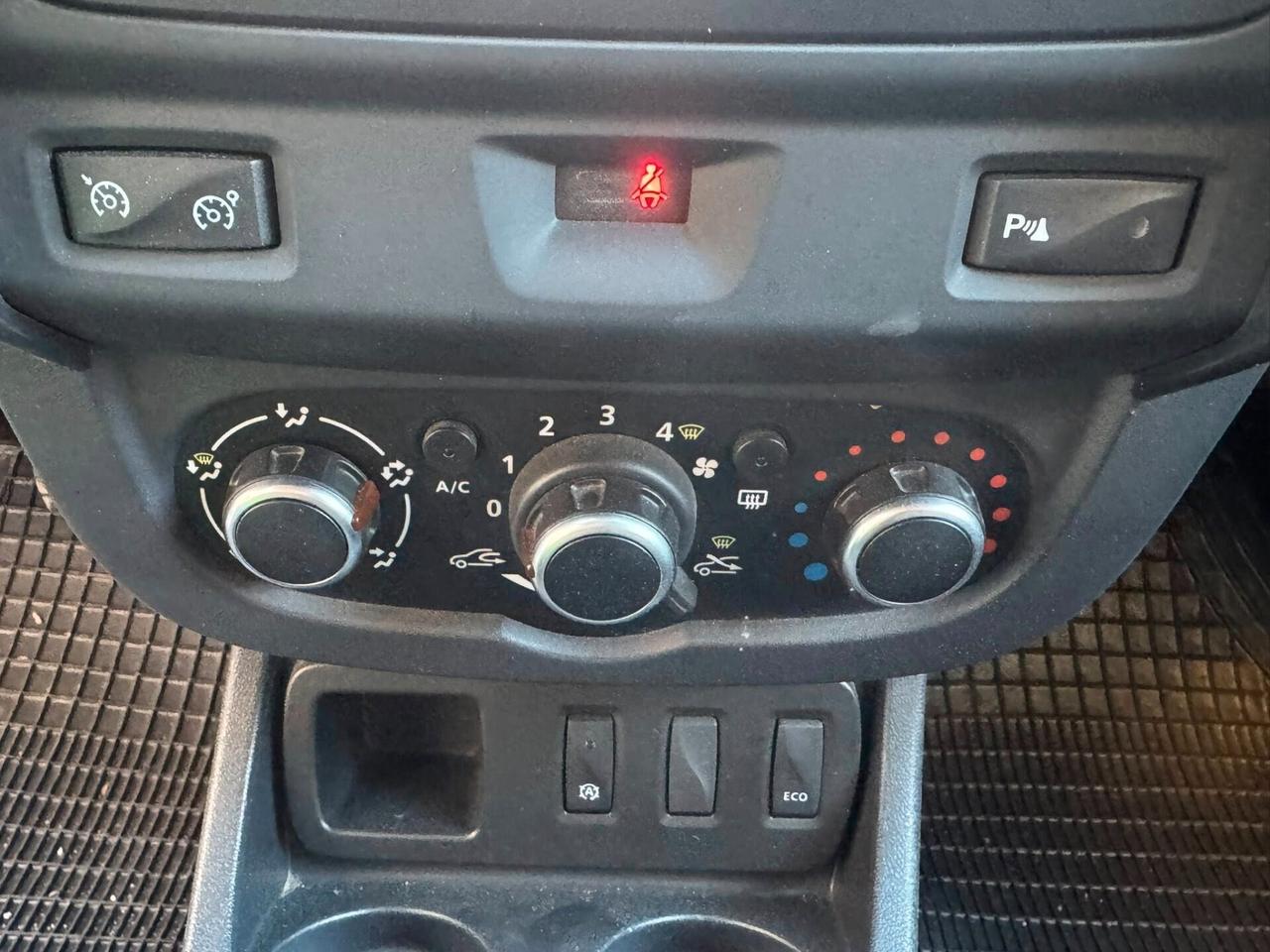 DACIA DUSTER 1.5 DCI 110 CV. 4X2 LAUREATE GANCIO TRAINO