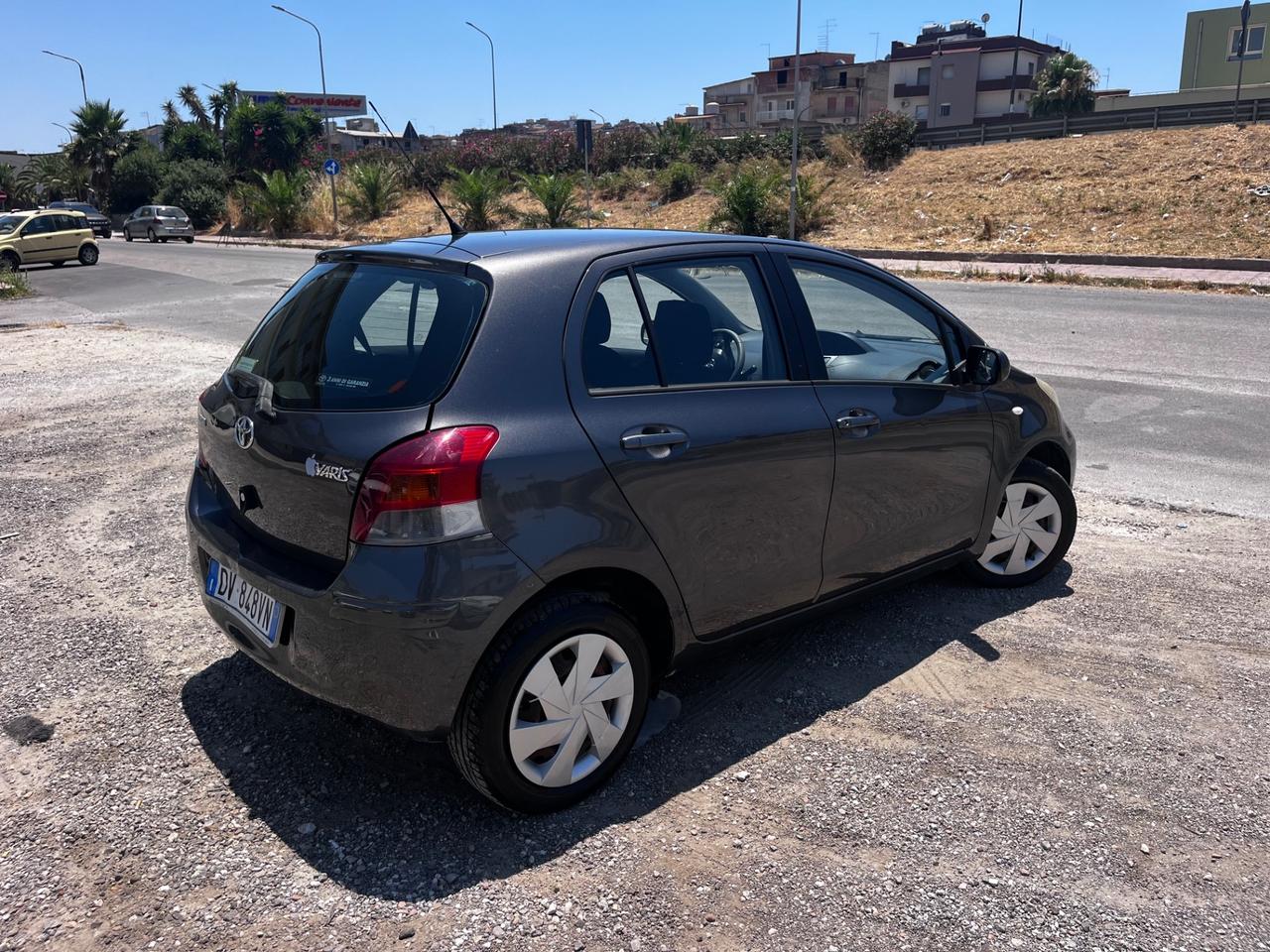 Toyota Yaris 1.0 benzina clima 5porte