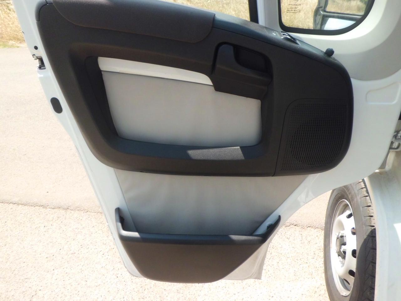 Peugeot Boxer 330 2.2 HDi/130CV FAP PC-TN Combi Premium-9 POSTI/POLTRONE SINGOLE CLIMA POSTERIORE