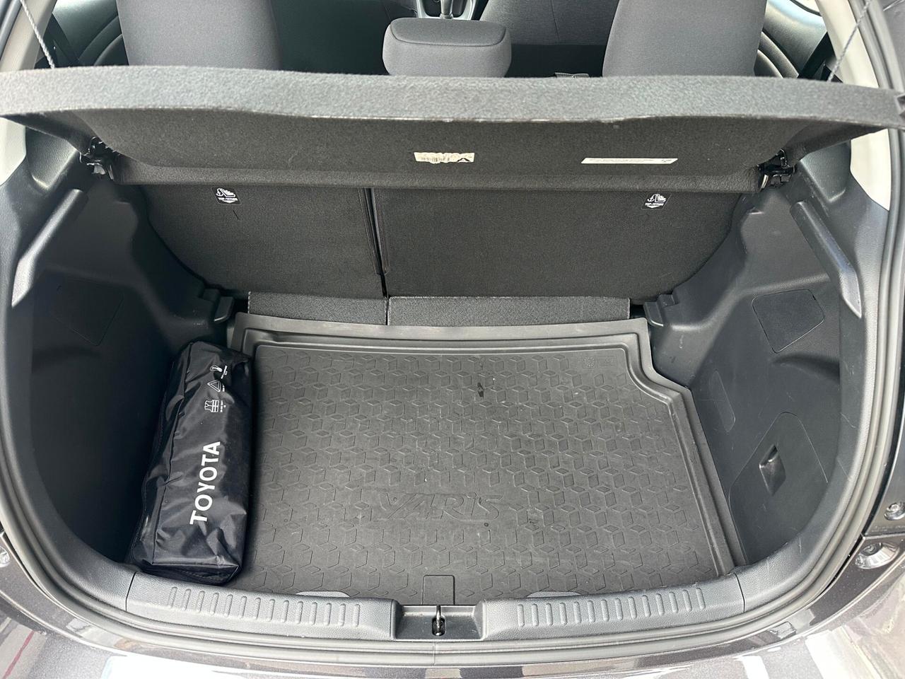 Toyota Yaris 1.5 Hybrid 5 porte Business PREZZO PROMO