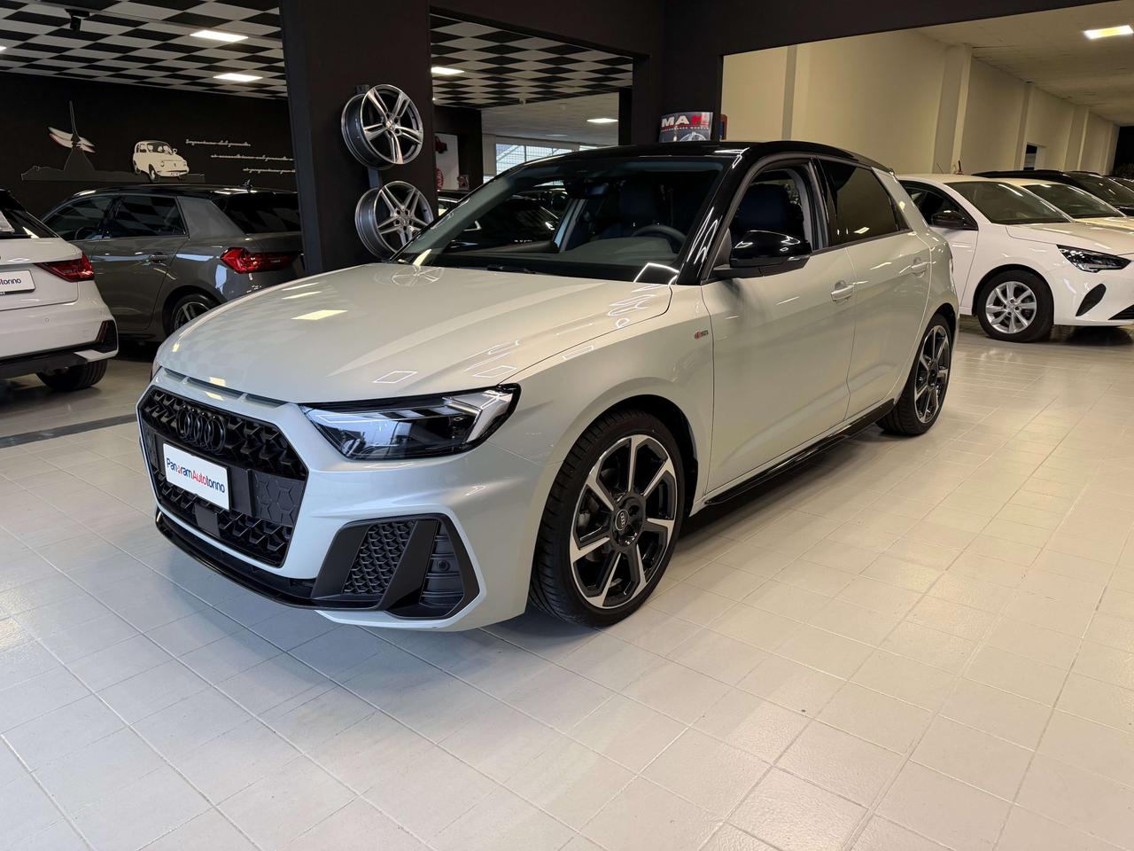 Audi A1 A1 Sportback 30 1.0 tfsi Identity Black 116cv s-tronic