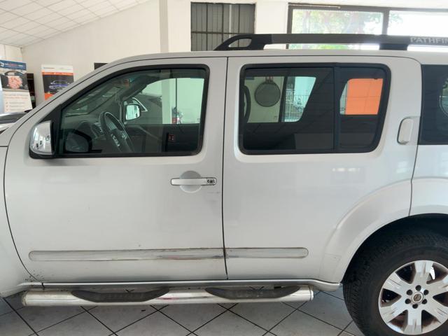 NISSAN Pathfinder 2.5 dCi LE 7 posti