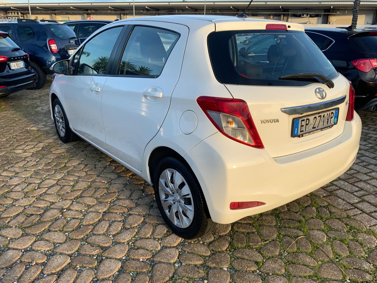 Toyota Yaris 1.0 5 porte Lounge