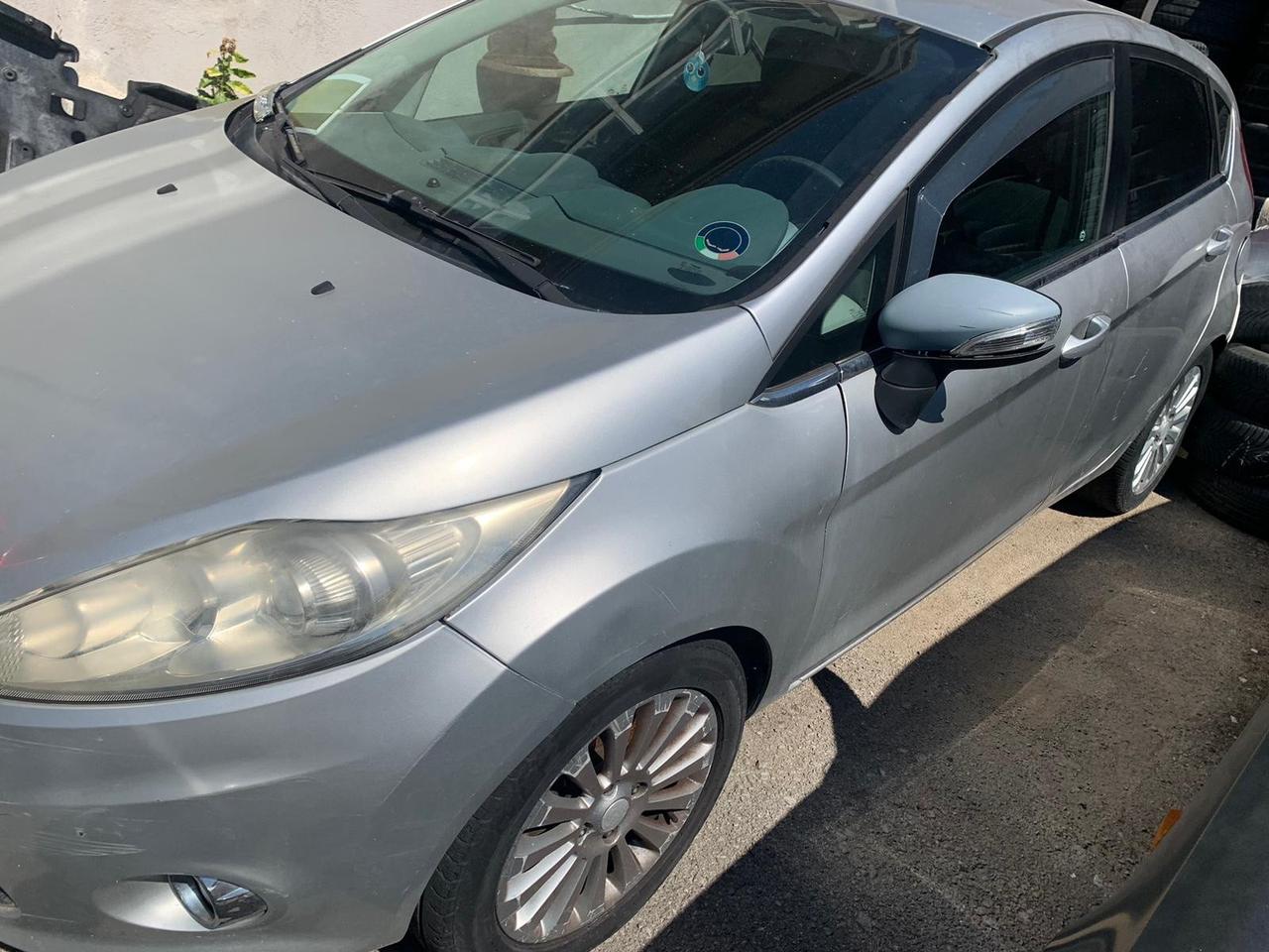 Ford Fiesta 1.4 16V 5p. Ghia