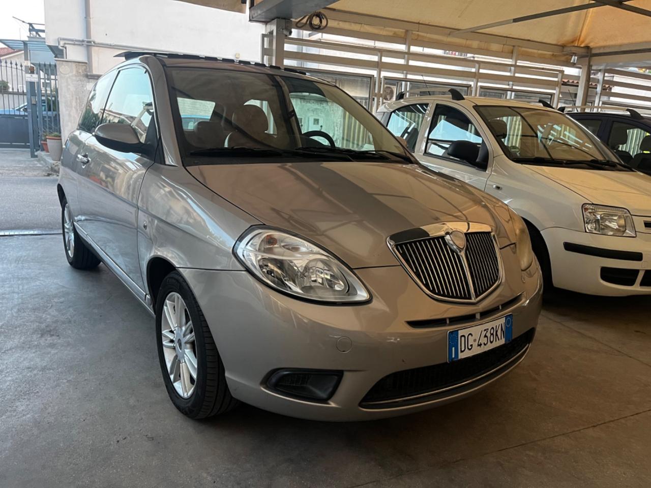 Lancia Ypsilon Cambio aut. appena rifatto