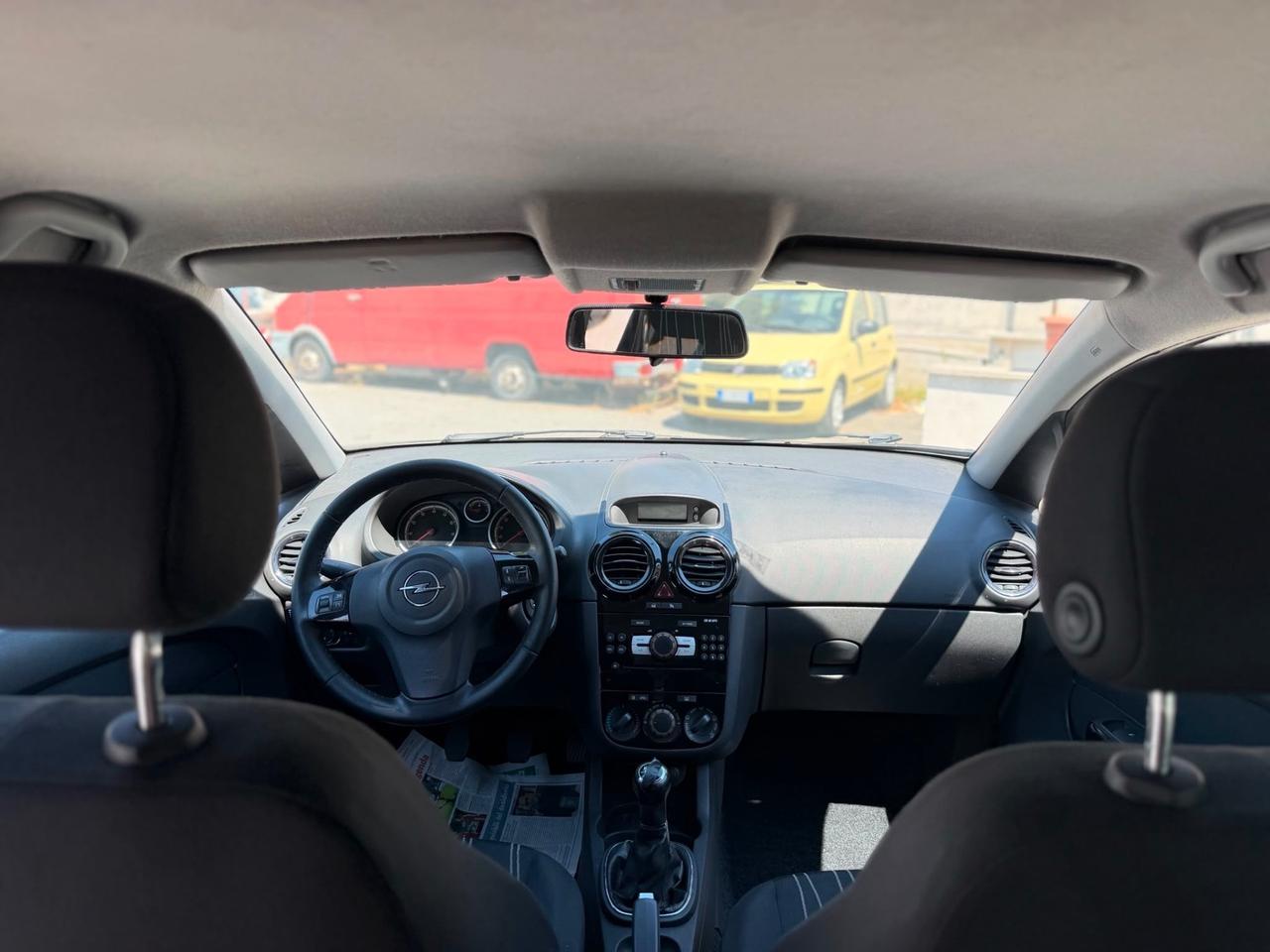 Opel Corsa 1.2 5 porte Club