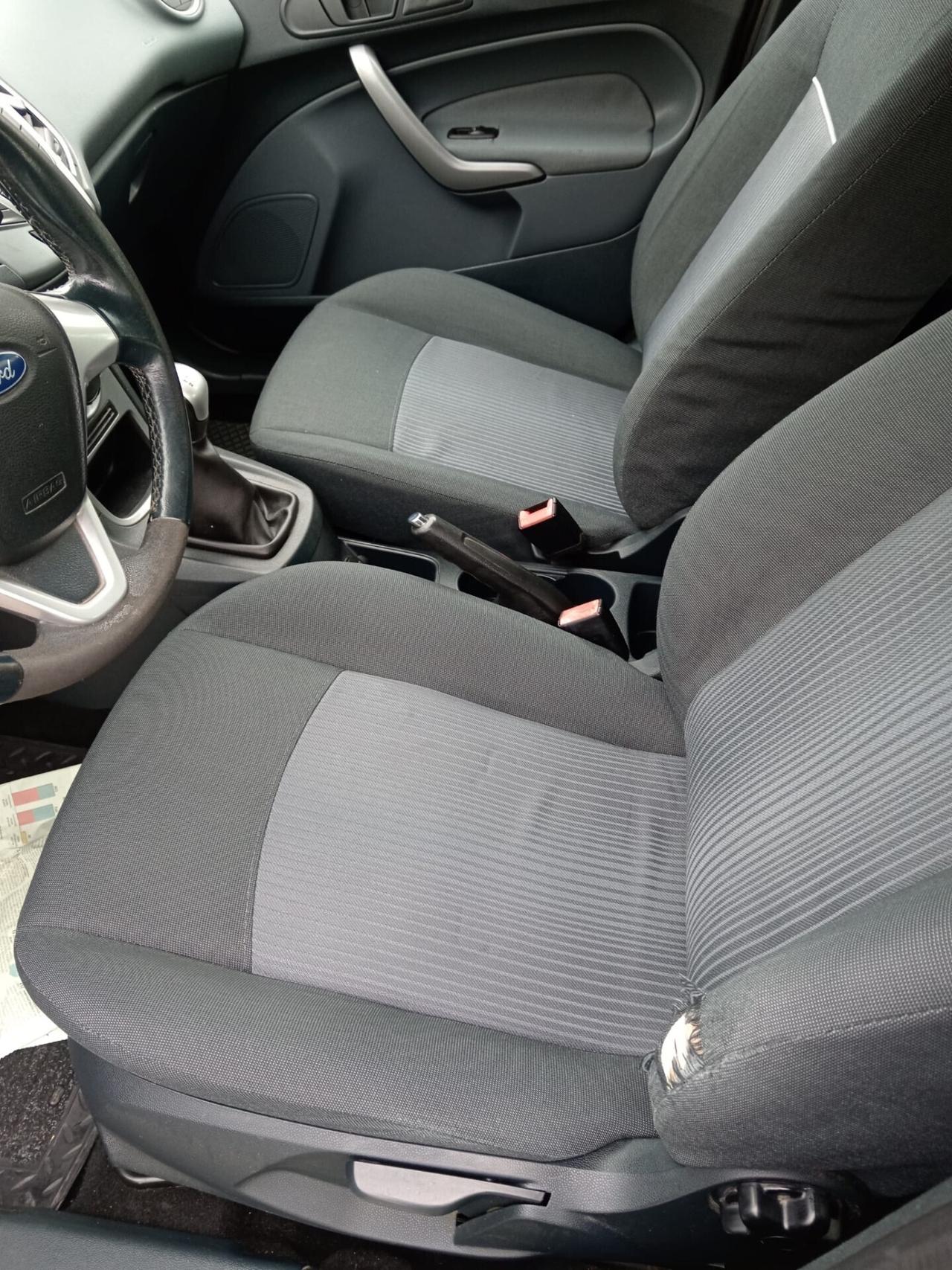 Ford Fiesta 1.4 TDCi 5p. Titanium