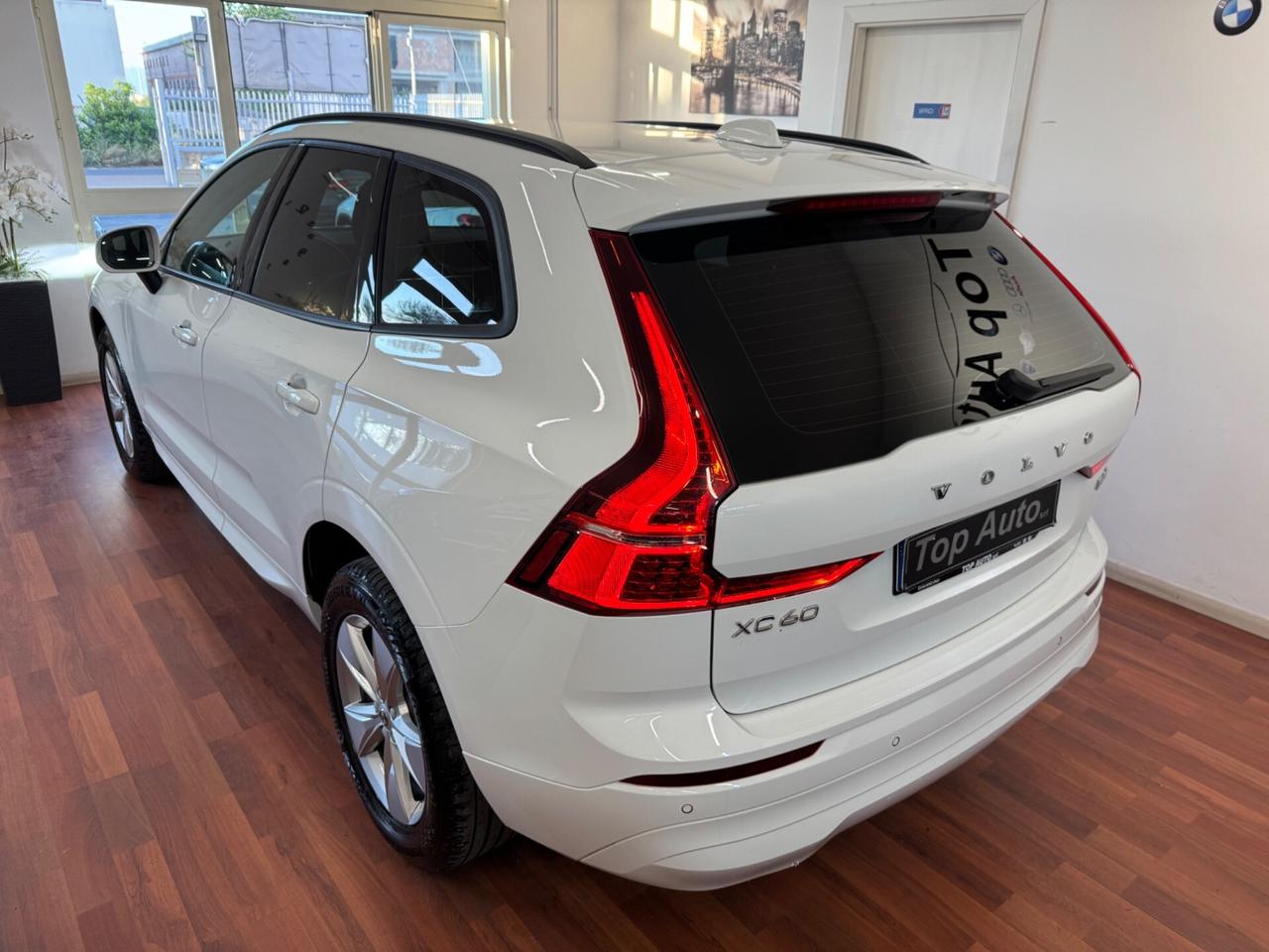 VOLVO XC60 B4 AWD MILD HYBRID MOMENTUM - 2021